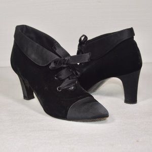 Chanel Black Velvet/Satin Lace Up Booties Size 37.5  🇮🇹 Made in Italy